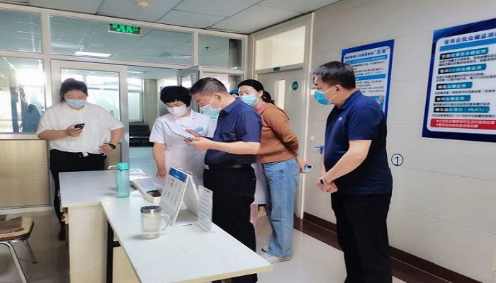 赤峰市衛生健康委員會黨組成員、駐委紀檢監察組組長劉子秀一行到赤峰市腫瘤醫院（赤峰學院第二附屬醫院）督導檢查疫情防控工作
