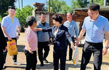 赤峰市腫瘤醫院（赤峰學院第二附屬醫院）開展七一慰問、義診活動